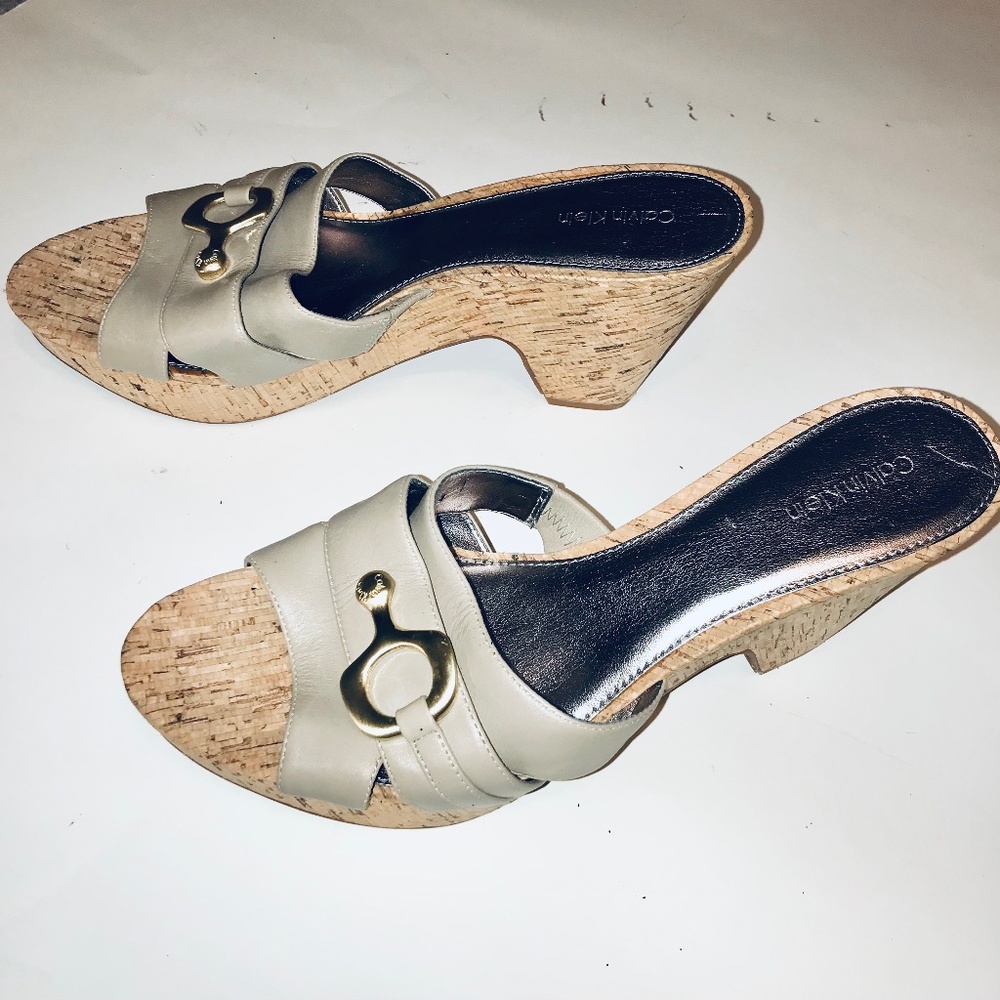 Calvin Klein Misty Taupe Gray Cork Slide Sandals Summer Gold Buckle Size 10